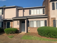 Building Photo - 195 Lakebend Cir