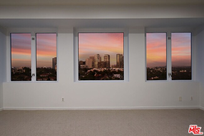 Building Photo - 10520 Wilshire Blvd