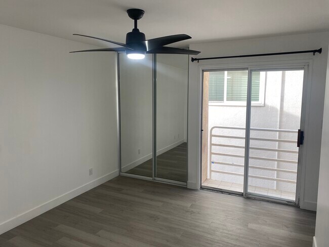 Building Photo - 213 Moonstone St