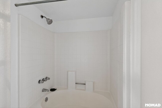 Building Photo - 1905 E University Dr