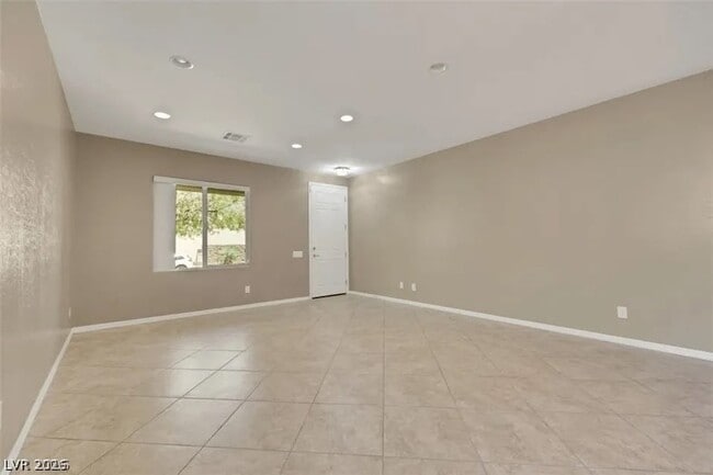 Building Photo - 2501 Bechamel Pl