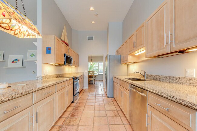 Building Photo - 8120 SE Waterway Dr
