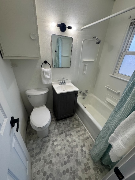 Building Photo - 3737 Sturgis Rd