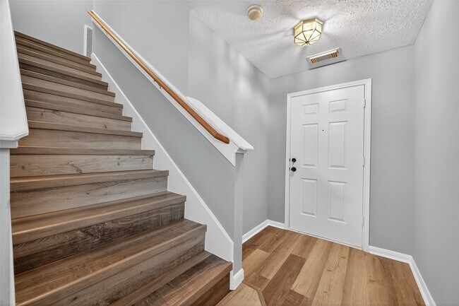Building Photo - 8253 Fuqua Gardens Dr