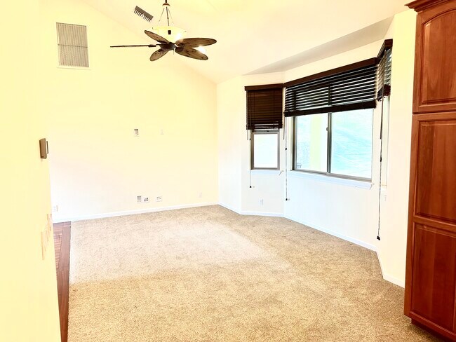 Building Photo - 2262 Kamaile St
