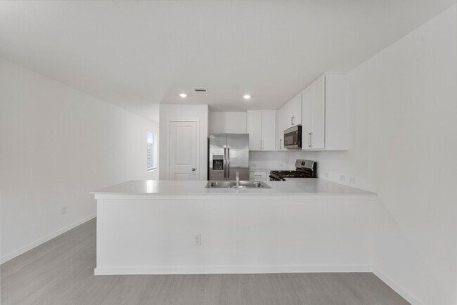 Building Photo - 706 Umbrella Tree Dr