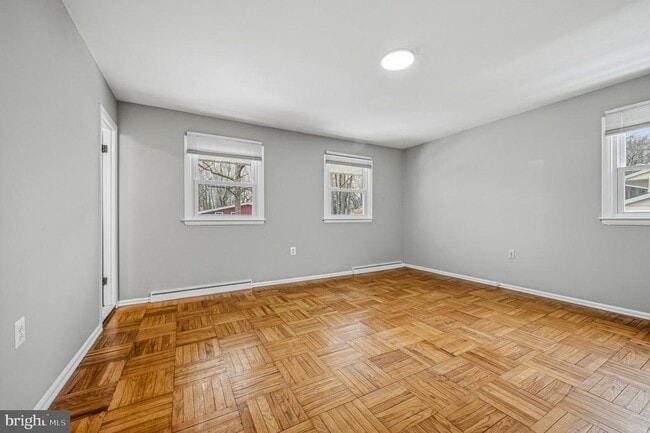 Building Photo - 1513 Fresno Rd