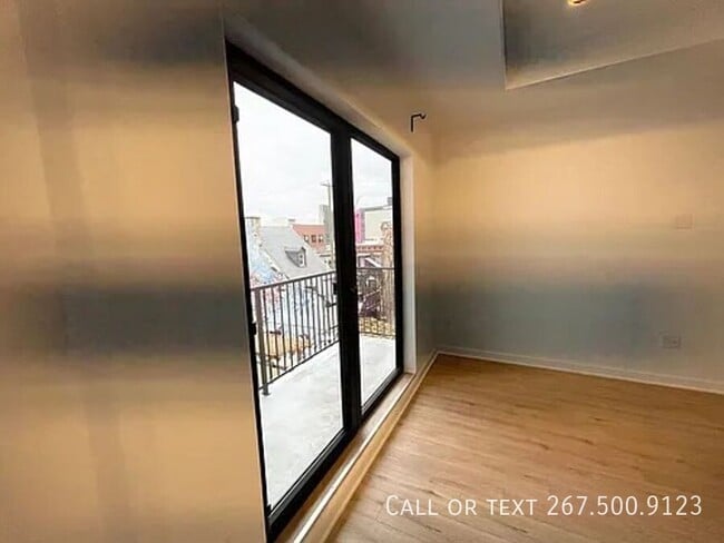 Building Photo - 1306 N Front St