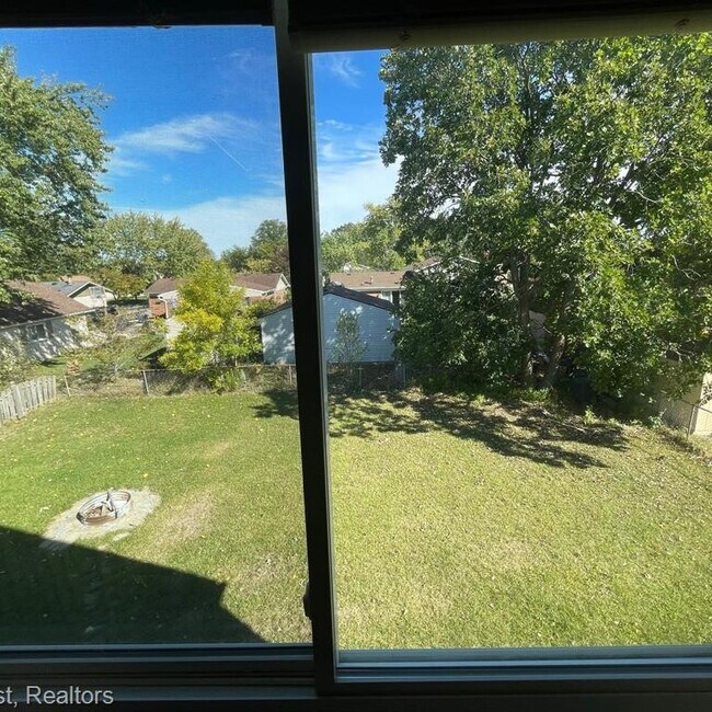 Building Photo - 1438 Rand Rd