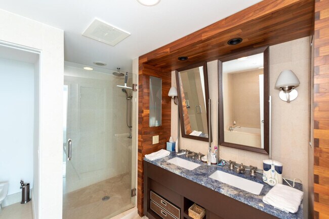 Building Photo - 6899 Collins Ave