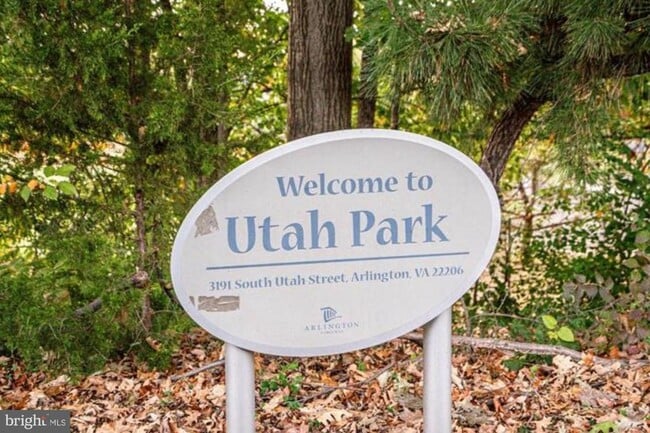 Building Photo - 4224 32nd St S