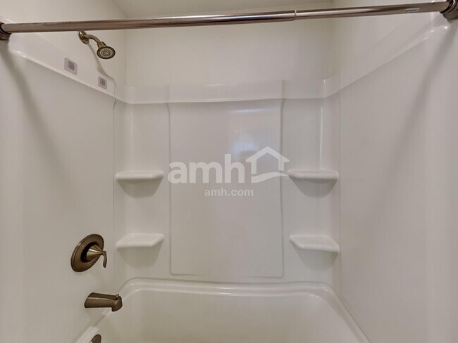 Building Photo - 410 Levon Ct