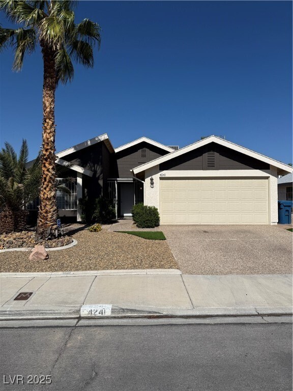 Primary Photo - 4241 Satinwood Dr