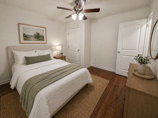 Building Photo - Bright, Updated 3 Bedroom Home with Modern Finishes