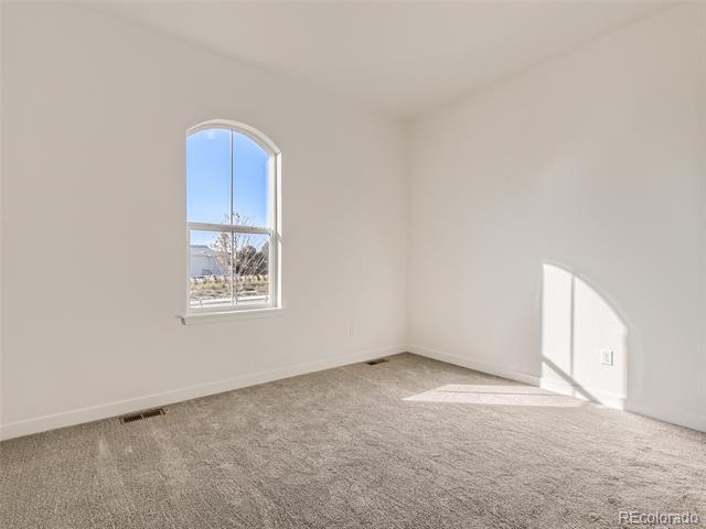 Building Photo - 15678 Valentia St