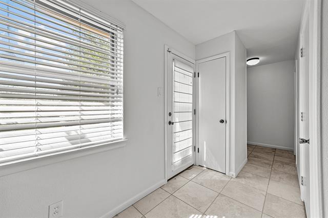 Building Photo - 8604 Graywood Dr