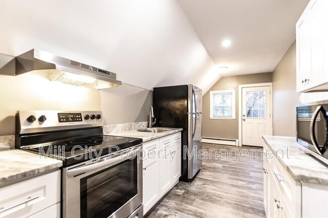 Building Photo - 340 Pearl St