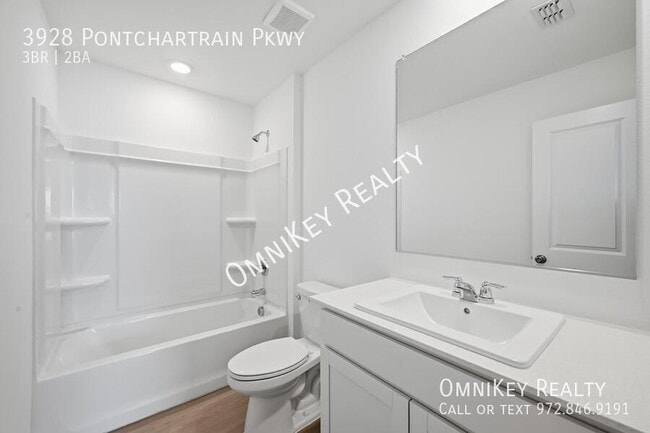 Building Photo - 3928 Pontchartrain Pkwy