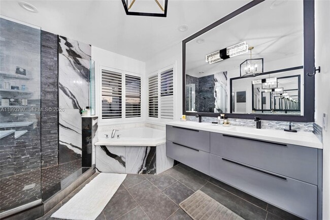 Building Photo - 16849 Pierre Cir