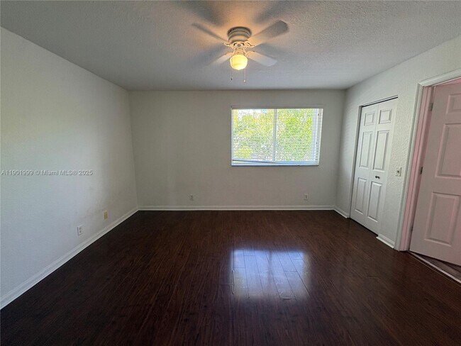 Building Photo - 1064 Golden Cane Dr