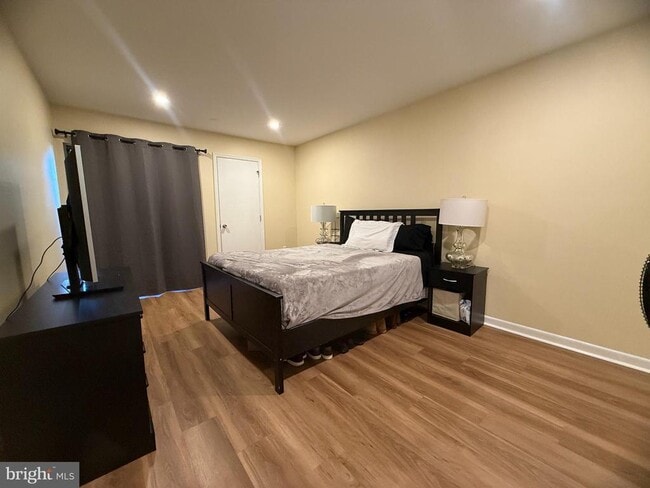 Building Photo - 180 Valley Stream Cir