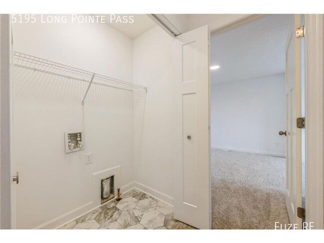 Building Photo - 5195 Long Pointe Pass