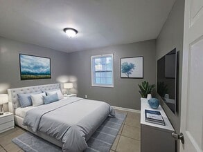 Building Photo - 4649 Royal Ridge Dr