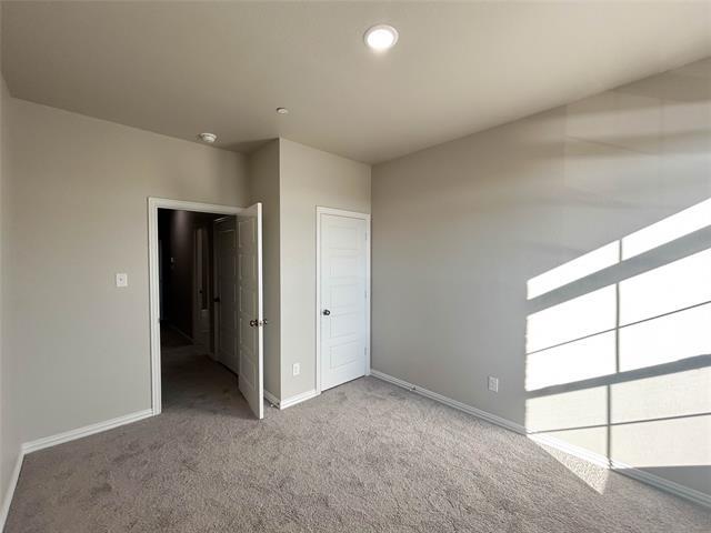 Building Photo - 2121 Luna Dr
