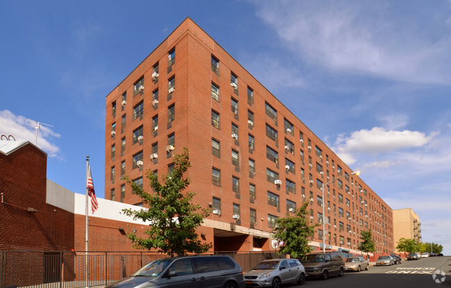 Primary Photo - Mott Haven Apartments