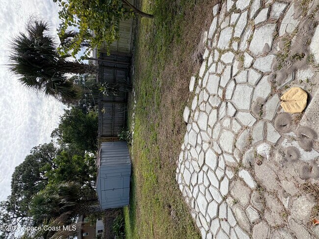 Building Photo - 313 Oleander Pl