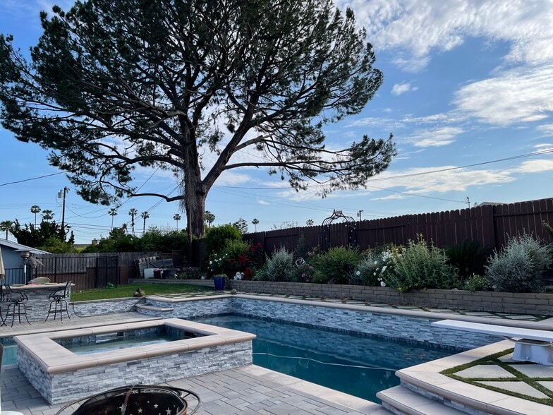 Building Photo - 3713 Rosehedge Dr