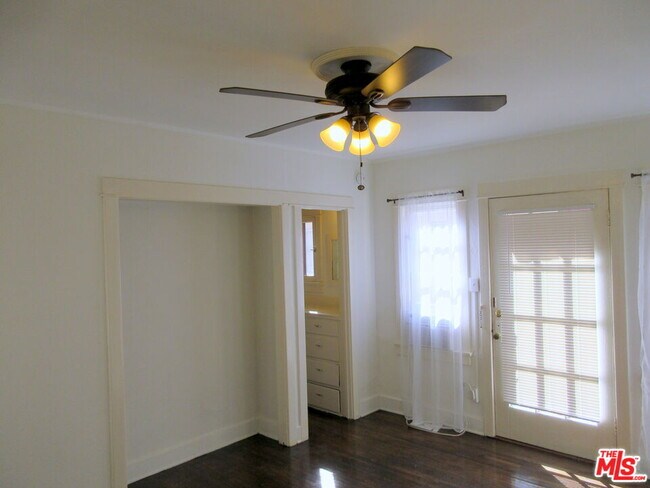 Building Photo - 1137 Lodi Pl