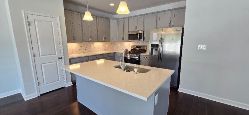 Building Photo - 8104 Side Spg Ter