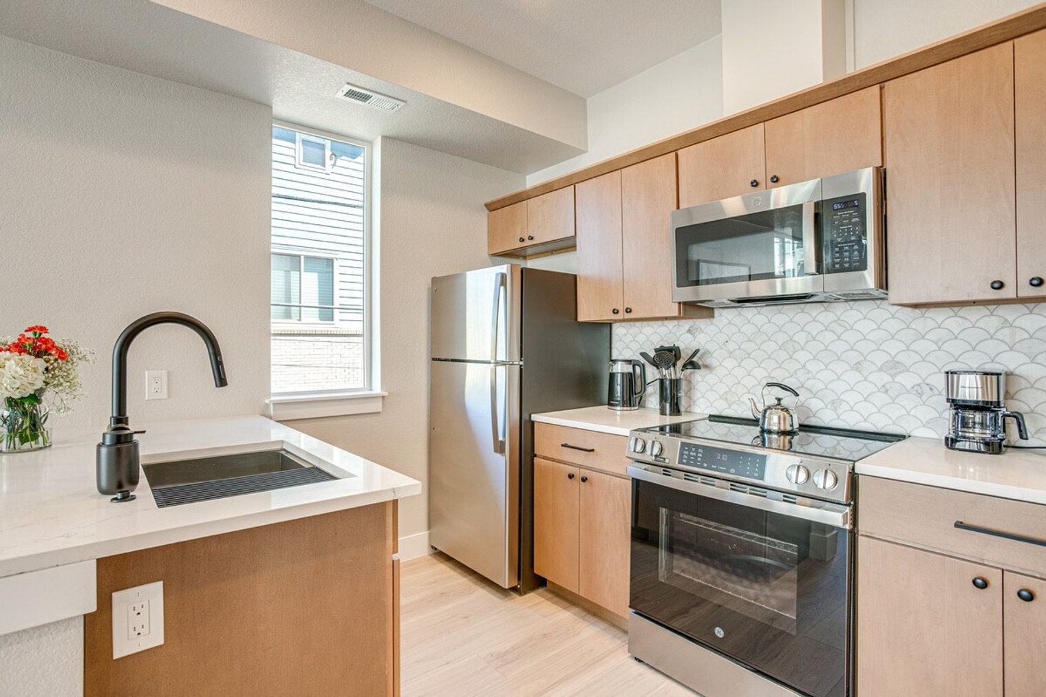 Building Photo - 4100 E Warren Ave