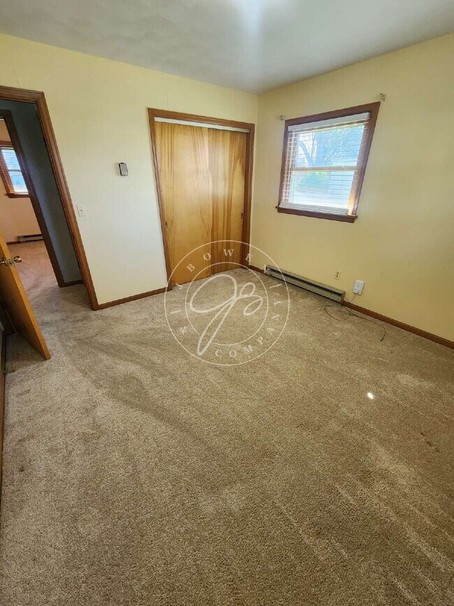 Building Photo - Sylvania Schools! Charming 3-Bedroom Ranch with Attached Garage & First-Floor Laundry