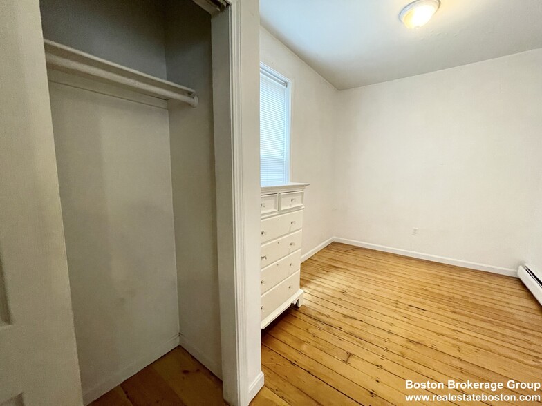 Building Photo - 52 Delle Ave