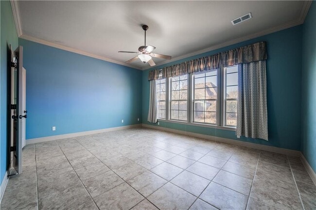 Building Photo - 3778 Prince Philipe St