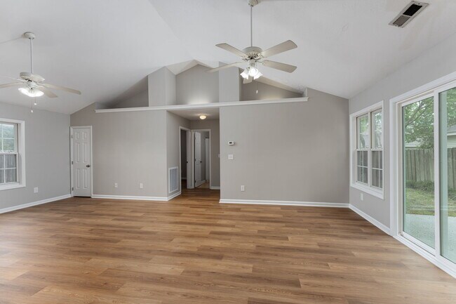 Building Photo - 808 Spy Glass Ct