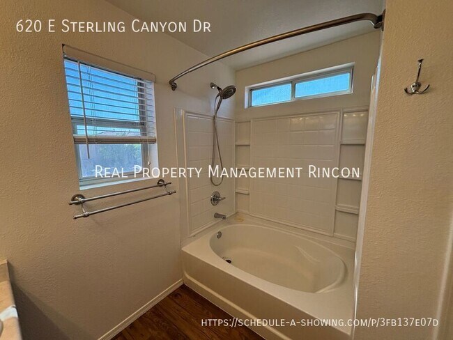 Building Photo - 620 E Sterling Canyon Dr
