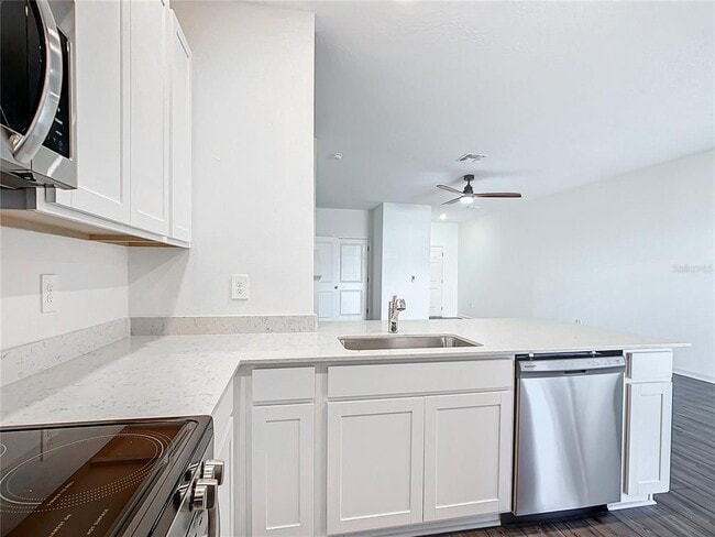 Building Photo - 4950 SW 81st Lp