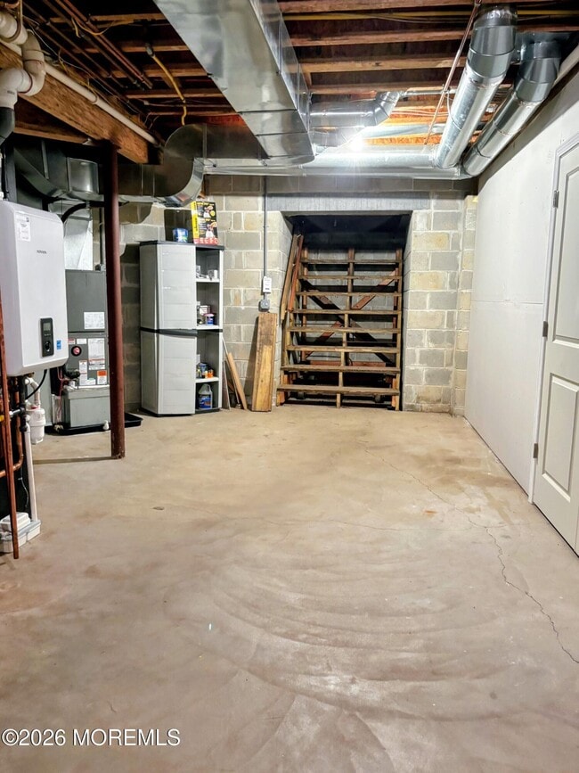 Building Photo - 327 Deerfoot Ln