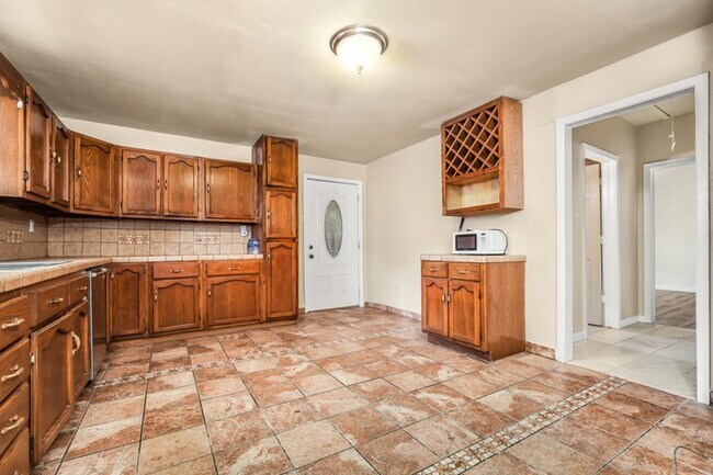 Building Photo - 1519 Schley Ave
