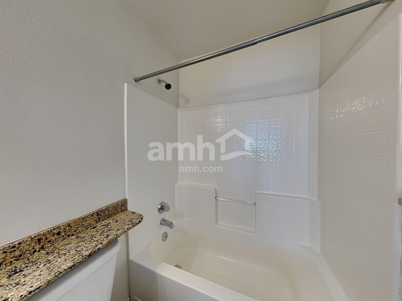 Building Photo - 14354 S Debrian Way