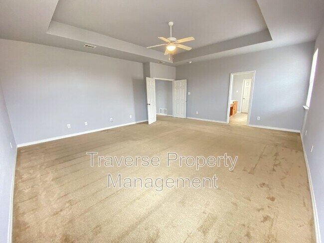 Building Photo - 601 Port Royale Way