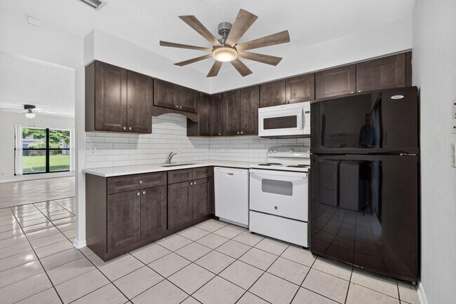 Building Photo - 12395 Peconic Ct