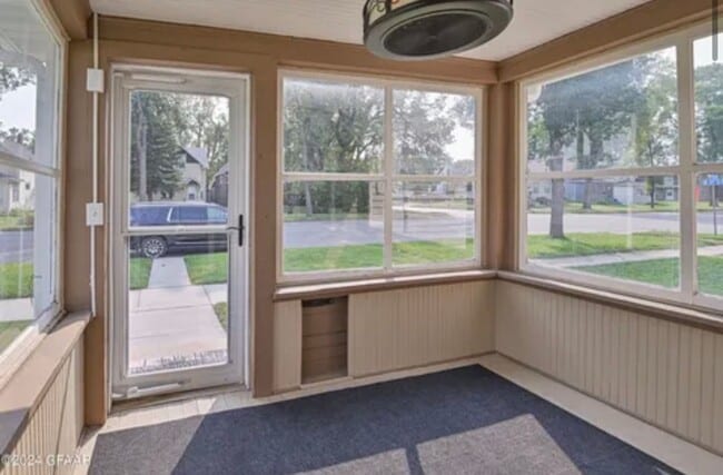 Building Photo - Adorable Single Family Home - 3 bedroom/1 ...