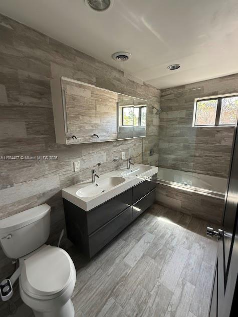 Building Photo - 4902 SW 87th Pl