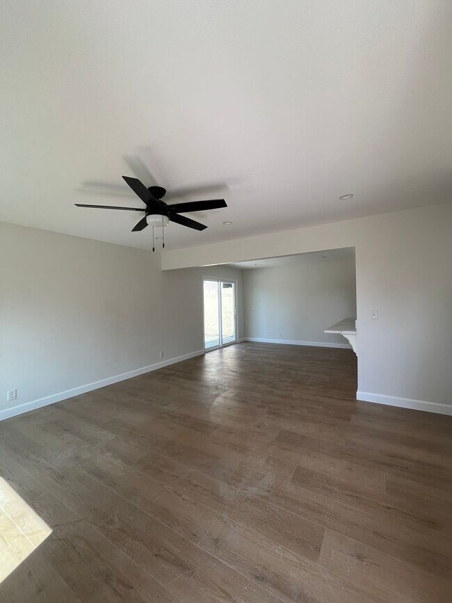 Building Photo - For Rent – Newly Remodeled 3 Bed / 2 Bath ...