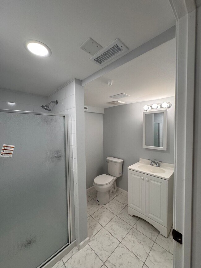 Building Photo - AVAILABLE NOW! Gorgeous, Newly Renovated 5...