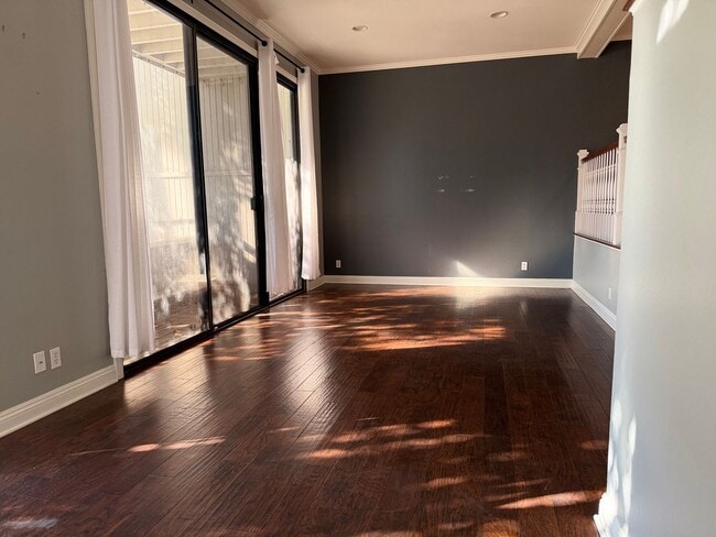 Building Photo - Newport Crest 2 Bedroom Townhouse / Newport Beach